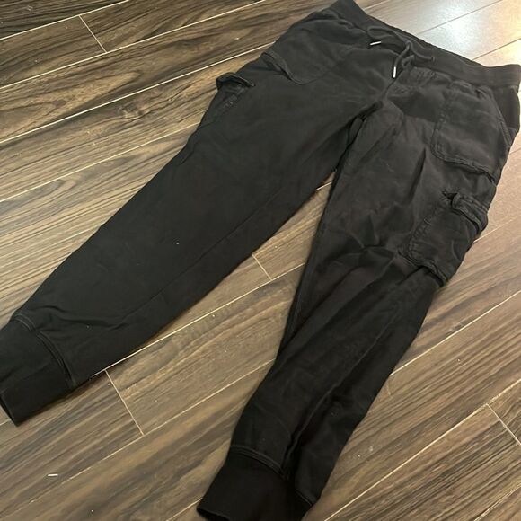 Aritzia Community Cebu Light Cargo Jogger Pants - Black XXS - Picture 3 of 6